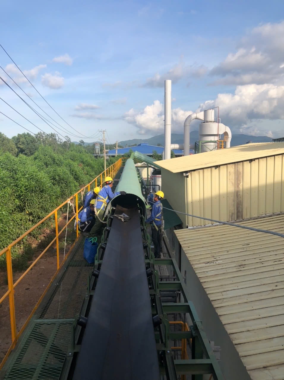 BĂNG TẢI CHUYỀN VẢI